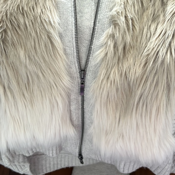 Sleeping On Snow faux fur hoodie - Picture 6 of 6